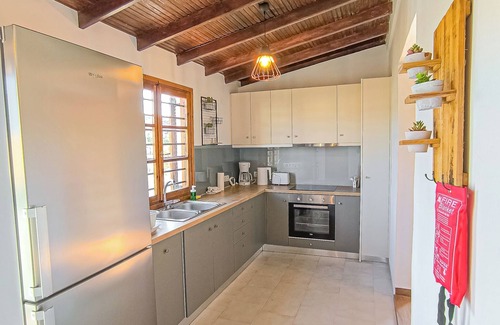 Almyrida House | Beach Walk Haven: Cozy Home 8 Minutes from Almyrida Beach