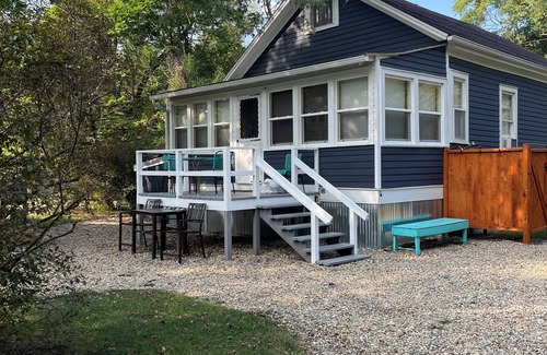 Sawyer Cottage | Beach walkable vintage cottage.
