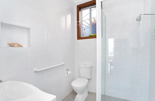 The Entrance Apartment | Beachcomer 1