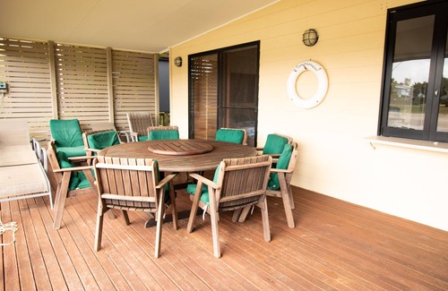 Gold Coast House | Beached At Straddie - Island retreat on Sth Stradbroke Island -boat access only