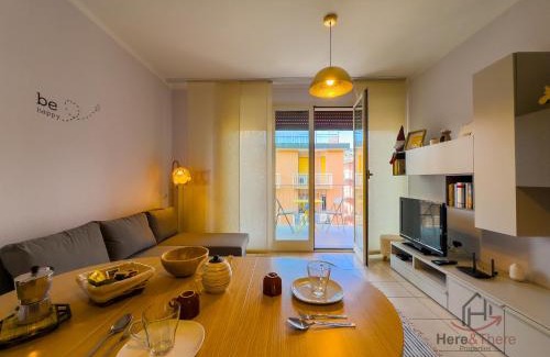 Spotorno Apartment | Beaches 400m - Free Garage - Terrace - Smart TV