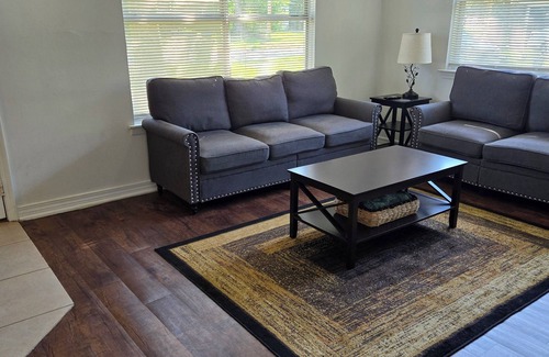 Northwest Pensacola House | Beaches, Golf, shopping, kid and pet friendly!