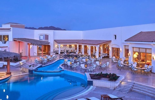 Ras Umm Sid Hotel | Beachfront Adults-Only Stay with Spa, Water Sports & Old Market Access