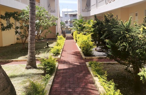 Wolmar Apartment | Beachfront 2 bedrooms apartment free parking