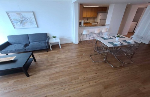 Mid Beach Apartment | BEACHFRONT 3 bedroom CONDO-HOTEL bayview & parking