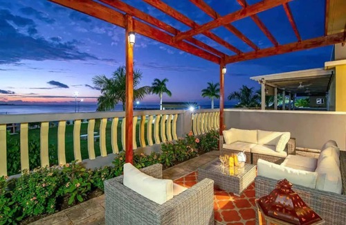 St. Ann's Bay Villa | Beachfront 4 Bedroom Luxury Villa with Pool, Chef, Butler