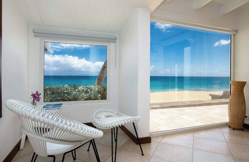 Plum Bay Villa | Beachfront 4-bedroom villa at Baie longue