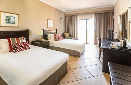 Pemba Hotel | Beachfront Accommodations! Luxurious Room w/Balcony, 4 Pools and Free Parking!