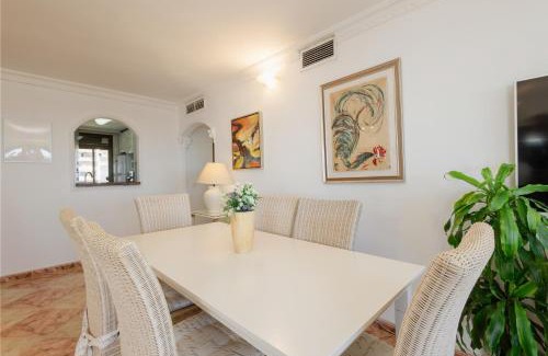 Torremolinos Apartment | Beachfront apartment with panoramic sea views, private parking, swimming pools and mini golf