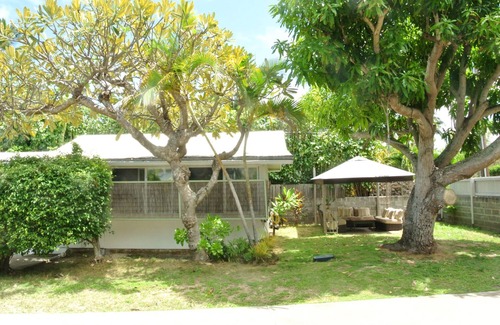 Lanikai Cottage | BEACHFRONT! Barefoot living on the best spot on Lanikai Beach!