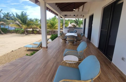 Sittee River House | Beachfront Beach Heaven Beach House