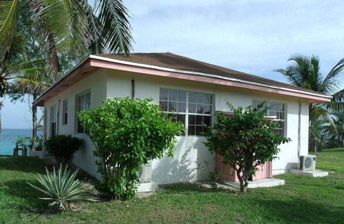 North Palmetto Point Villa | Beachfront Cottage with 50 Mile Ocean View and Pool Access