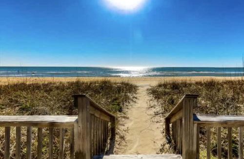St. George Island House | Beachfront Coastal Cottage St George Island