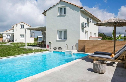Kounopetra Villa | Beachfront complex of villas