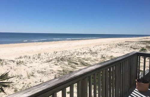 East End Condo | Beachfront condo! Beautiful views! Pet friendly. Saturday to Saturday only