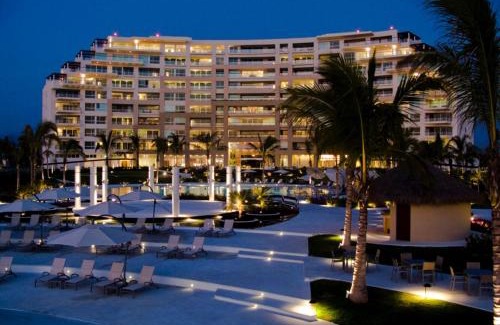 Flamingos Apartment | Beachfront Condo DelCanto Resort