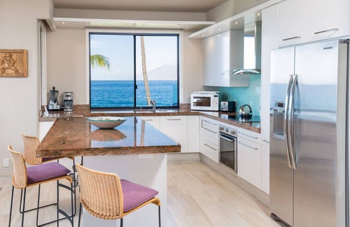 Wailea Condo | Beachfront /Corner /Renovated/2nd floor condo unit: F-204