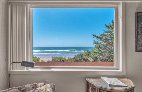 Seal Rock House | Beachfront Cottage with Easy Beach Access in the Heart of Seal Rock