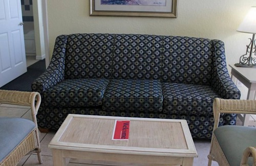 Bostroms Resort | Beachfront Dream! 2 Convenient Units w/Kitchen, Shop at Volusia Mall
