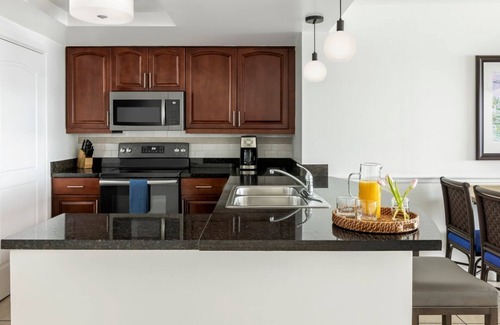 Estate Bakkero Resort | Beachfront Family-Friendly Getaway: 2-BR Suite at Marriott Resort - Sleeps 8