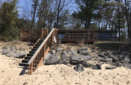 Williamsburg House | Beachfront, Family Friendly, Getaway Home East Bay