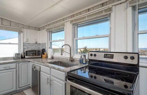 Broadkill Beach House | Beachfront Getaway (Backyard Fire Pit, Grill, Deck). 3BD + Bonus Room. 3 BA
