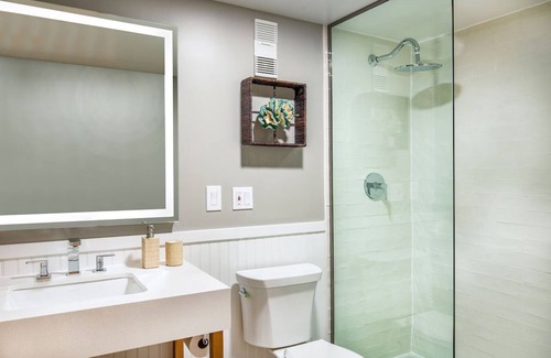 North Ocean City Hotel | Beachfront Getaway | Couple Room with Balcony Ideal for Morning Coffee
