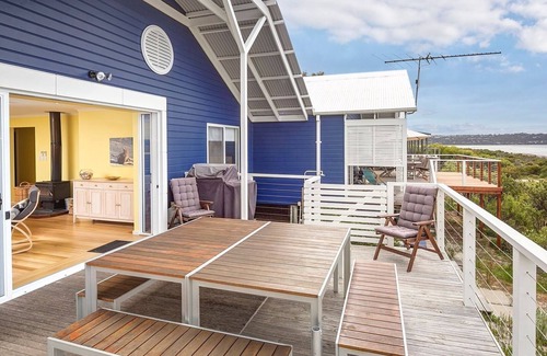 Island Beach House | beachfront house with panoramic sea views and direct access to the beach