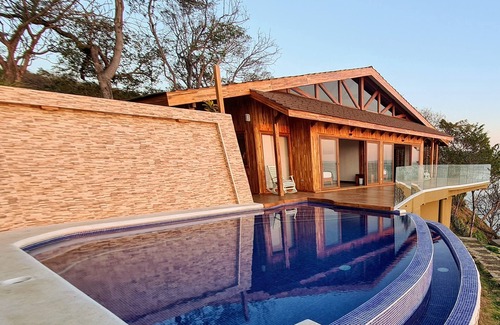 San Juan del Sur House | BEACHFRONT LUXURY -180° BAY VIEWS -nINFINITY POOL - AND STUNNING OUTDOOR SPACES