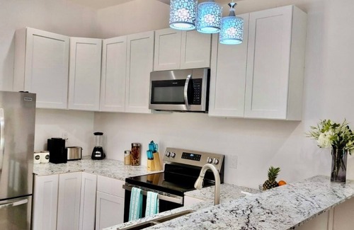 Rokers Point Condo | Beachfront Luxury Suite