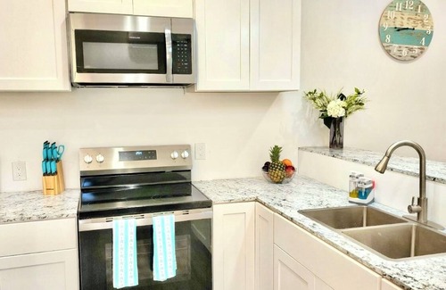 Rokers Point Condo | Beachfront Luxury Suite