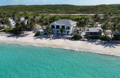 Rokers Point Condo | Beachfront Luxury Suite