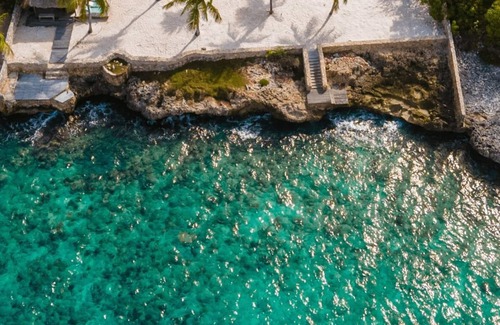 Sabadeco Villa | Beachfront luxury villa with private beach