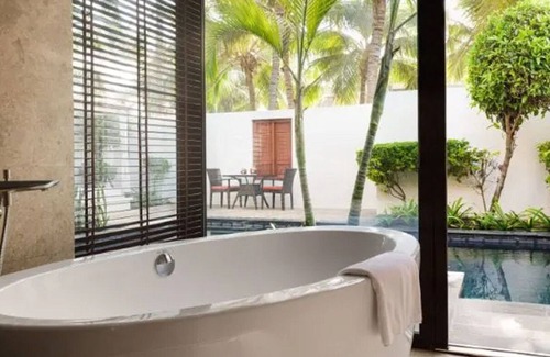 Salalah Hotel | Beachfront Oasis! Private Pool, Spa, & Gym Access | Free Parking!