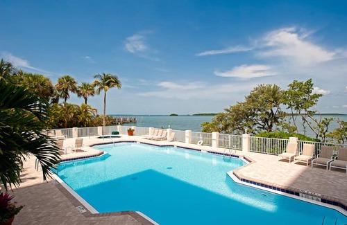 Punta Rassa Condo | Beachfront Penthouse at Sanibel Harbor