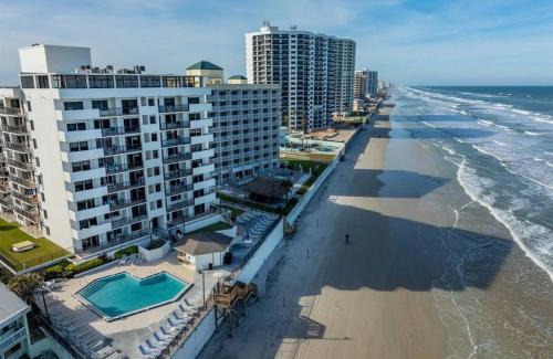 Daytona Beach Shores Apartment | Beachfront Pool Resort Condo with Intracoastal View