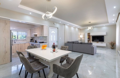 Plimmiri Villa | beachfront pool villa Cottage