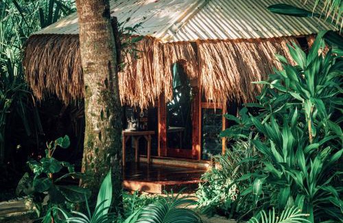 Catangnan House | Beachfront Private Bungalow