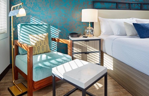 Beach Barber Tract Hotel | Beachfront Retreat | 1 King Bed | La Jolla Shores View