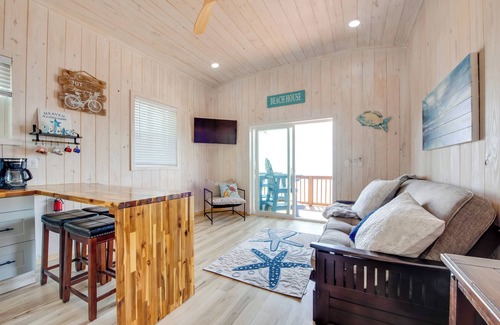 Franklin County Cottage | Beachfront Retreat w/Dock in Lanark Village!