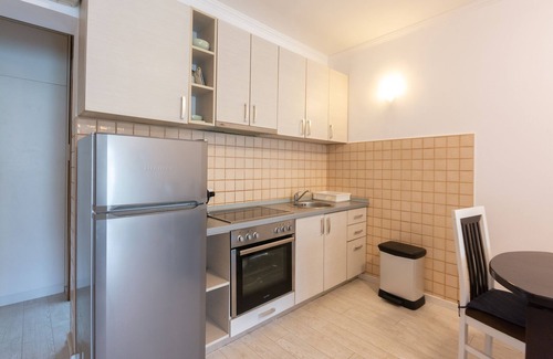 Przno Apartment | Beachfront Seaview Apartment in Rafailovici