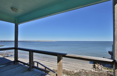 San Luis House | BEACHFRONT, spacious, & family-friendly
