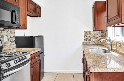 North Beach Apartment | Beachfront Studio Hollywood Boardwalk Parking