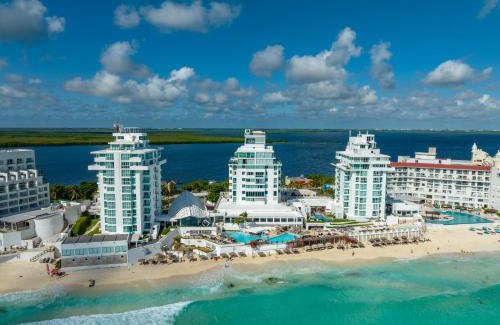 Zona Hotelera Apartment | Beachfront Suite Deluxe -Best Ocean View, Resort with beach, Gym and Spa