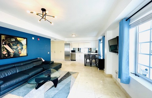 South Beach Apartment | Beachfront Suite in the Carlyle Hotel on Ocean Drive in South Beach Miami