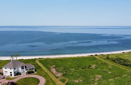 Orient House | Beachfront vacation Dream house in Long Island Sound.