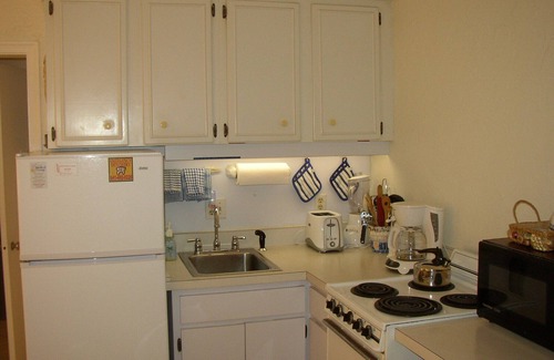 Golden Beach Condo | BEACHFRONT VENICE ISLAND CONDO: OLYMPIC POOL, FREE Wi-Fi,- DISCOUNTED LOW RATES