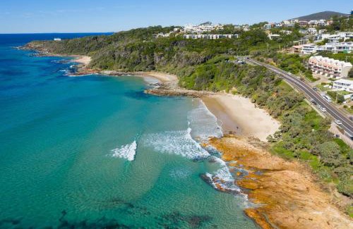 Coolum Beach Apartment | Beachfront Villa