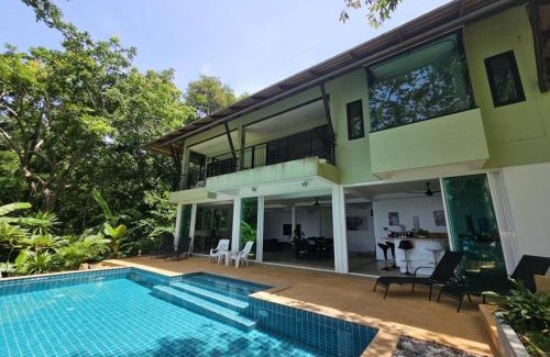 Rawai Villa | Beachfront villa in Rawai