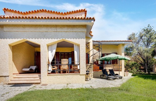 Siniscola House | Beachfront Villa with Solarium